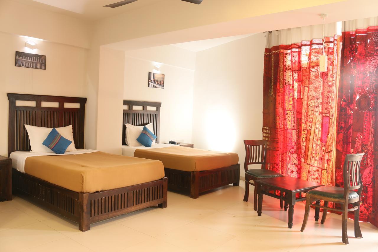 Hotel Zorba Inn Kolhapur Εξωτερικό φωτογραφία